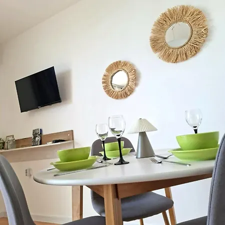 Waves & Pines - Sea View Escape In Sveti Vlas Апартамент