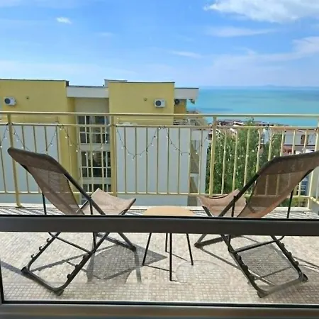 Waves & Pines - Sea View Escape In Sveti Vlas Апартамент *