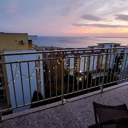Апартамент Waves & Pines - Sea View Escape In Sveti Vlas